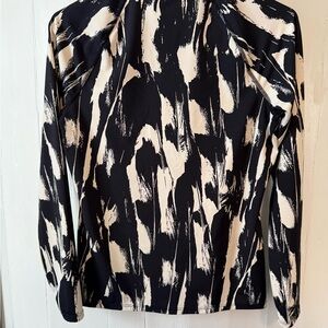 Garnet Hill front zip rash guard Abstract Black and White Women's Top size small